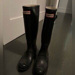 Tall hunter boots